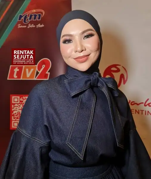 Aina Abdul Biography: Religion, Songs, Husband, Parents, Age, Ethnicity, Net Worth, Albums