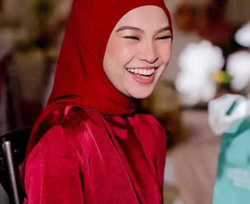 Nabila Razali Biography: Husband, Albums, Ethnicity, Age, Songs, Height, Age, Awards, Son