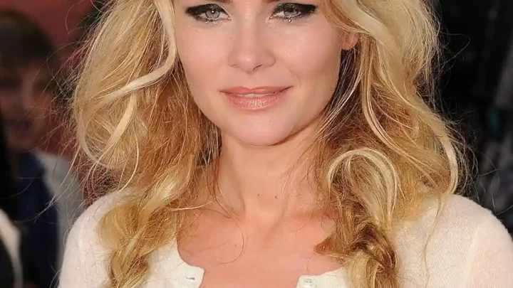 Anita Briem Bio: Parents, Height, Age, Husband, Net Worth, Kids, TV Shows, Wikipedia, Movies