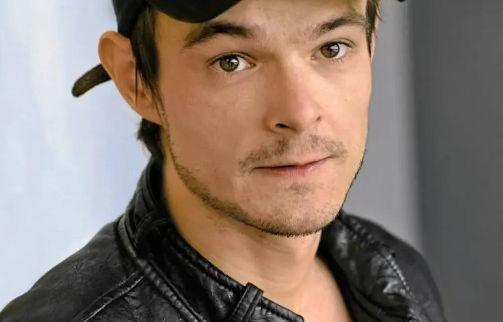 Dawid Ogrodnik Biography: Age, Wife, Net Worth, Daughter, Height, Movies, Parents