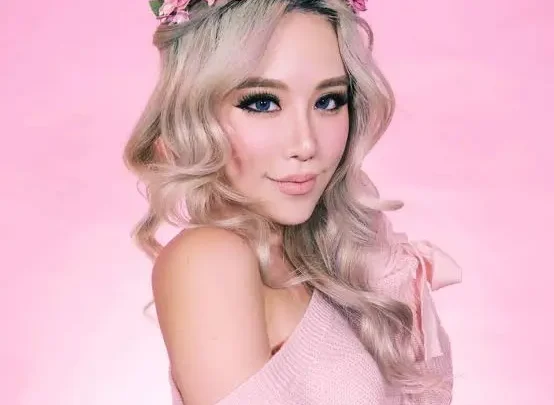 Xiaxue Biography: Net Worth, Blog, Ethnicity, Age, Real Name, Husband, Instagram, Awards