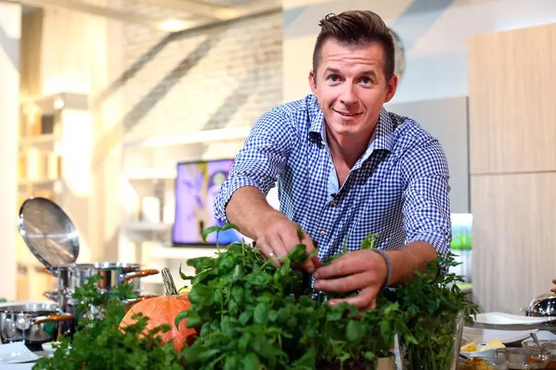 Karol Okrasa Biography: Wife, Daughter, Age, Net Worth, Parents, Siblings, Books