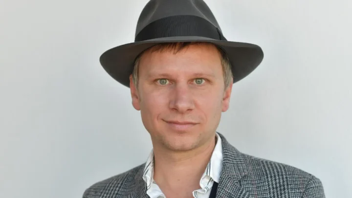 Robert Stadlober Biography: Children, Age, Height, Net Worth, Parents, Sister, Movies, Wife