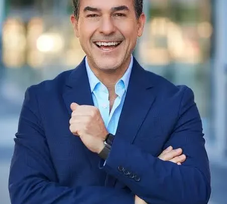 Carlos Calderón Biography: Wife, Net Worth, Tv Shows, Children, Ethnicity, Awards