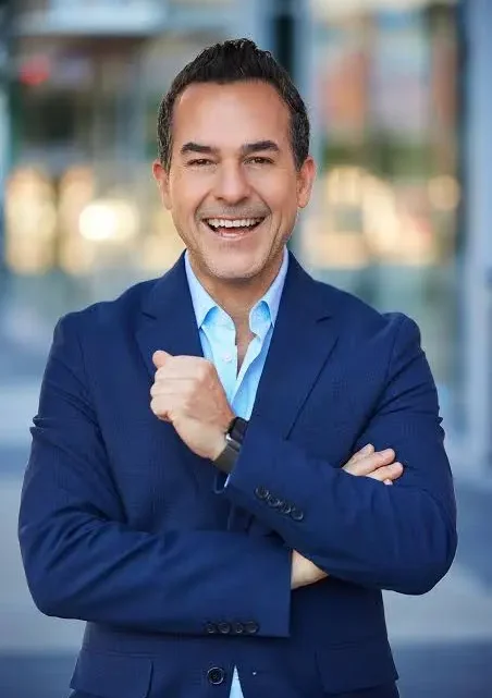 Carlos Calderón Biography: Wife, Net Worth, Tv Shows, Children, Ethnicity, Awards