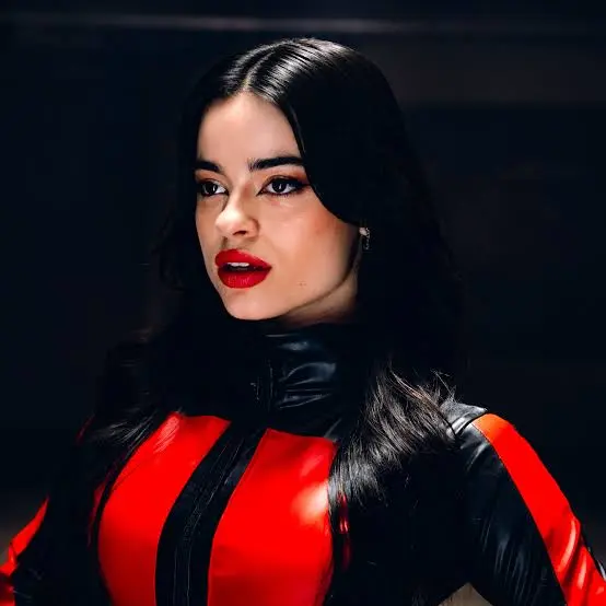 Juli Savioli Biography: Parents, Albums, Ethnicity, Age, Net Worth, Songs, Awards, Boyfriend, Movies