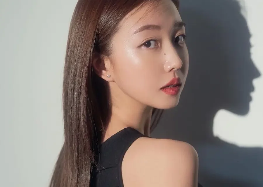 Sunny Dahye Biography: Parents, Books, Ethnicity, Age, Instagram, Net Worth, Makeup, Husband