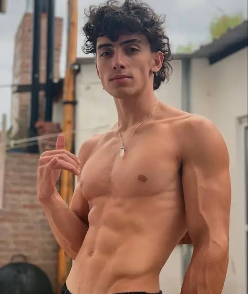 Gero Arias Biography: Instagram, Net Worth, Height, Age, Ethnicity, Girlfriend, Ethnicity, TikTok