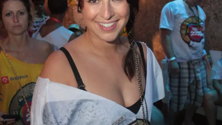 Fernanda Paes Leme Biography: Divorce, Movies, Net Worth, Spouse, Children, Age, Height, TV Shows, Instagram