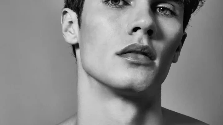 Diego Álvarez Biography: Ethnicity, Movies, Awards, Girlfriend, Net Worth, Age, Death