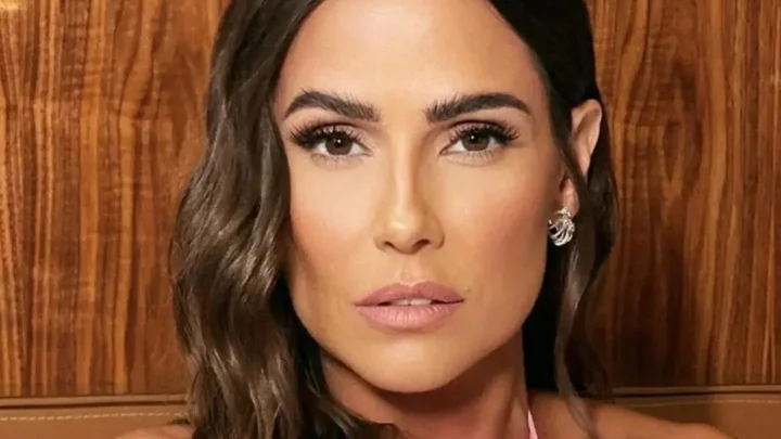 Deborah Secco Biography: Movies & TV Shows, Age, Husband, Daughter, Height, Net Worth, Instagram, Parents, Siblings