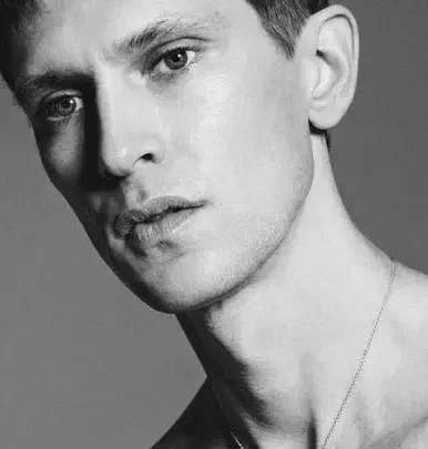 Mathias Lauridsen Biography: Instagram, Height, Runway, Ethnicity, Age, Wife, Net Worth