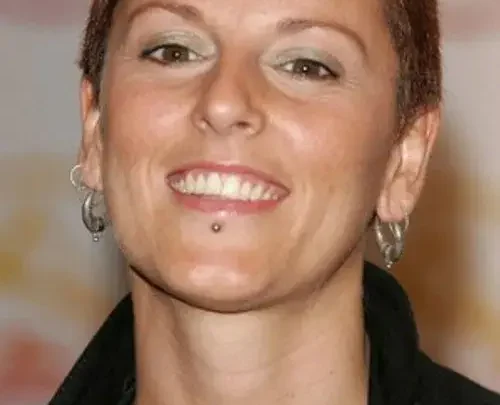 María del Mar Rodríguez Carnero Biography: Age, Songs, Husband, Height, Net Worth, Parents, Facebook, Albums