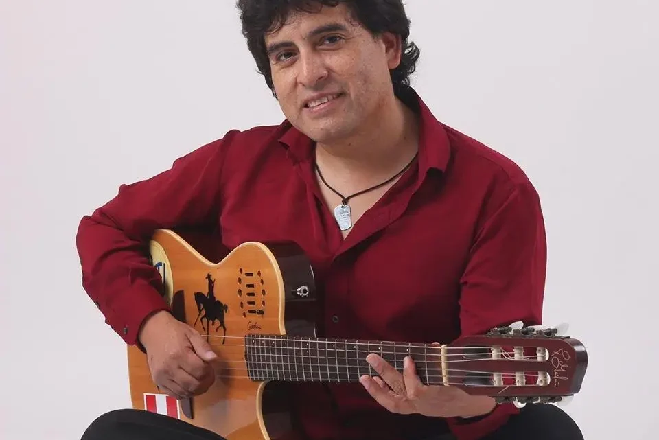 William Luna Biography: Children, Albums, Ethnicity, Age, Parents, Net Worth, Songs, Wife