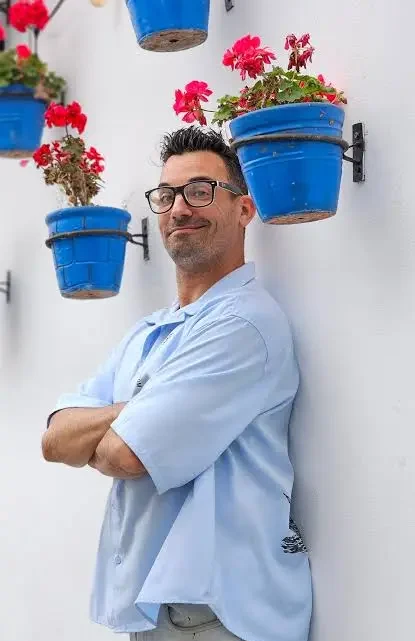 Santi Lesmes Biography: Partner, Children, Age, Height, Parents, Net Worth, Career, Siblings