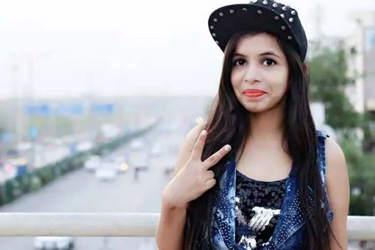 Dhinchak Pooja Biography: Ethnicity, Parents, Net Worth, YouTube, Awards, Age, Songs