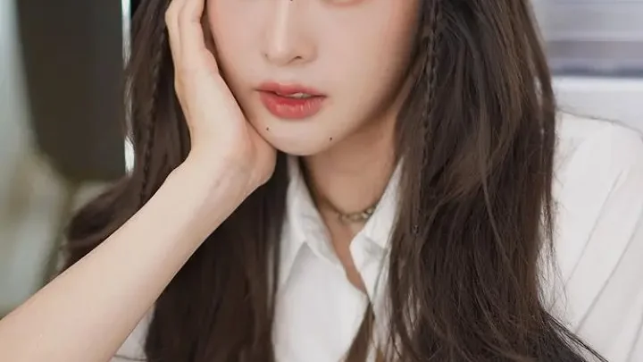 Lapassalan Jiravechsoontornkul Bio: Boyfriend, Net Worth, Age, Height, Ethnicity, Parents, Instagram, Movies