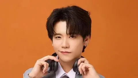 Kacha Nontanun Bio: Ethnicity, Instagram, Albums, Parents,  Net Worth, Songs, Girlfriend, Age