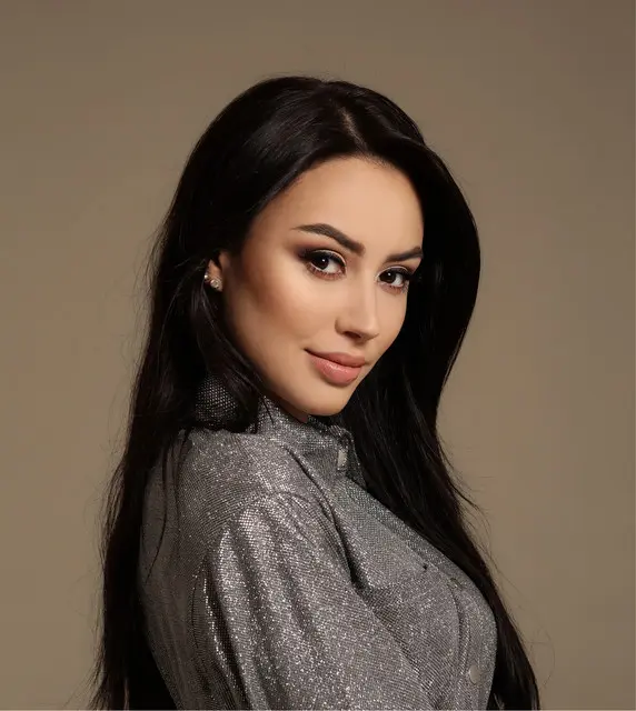 Claudia Arce Biography: Net Worth, Age, Height, Career, Parents, Pageants, Songs, Movies