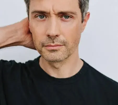 Christian Coulson Biography: Net Worth, Wife, Age,  Height, Movies & TV Shows, Parents, Instagram