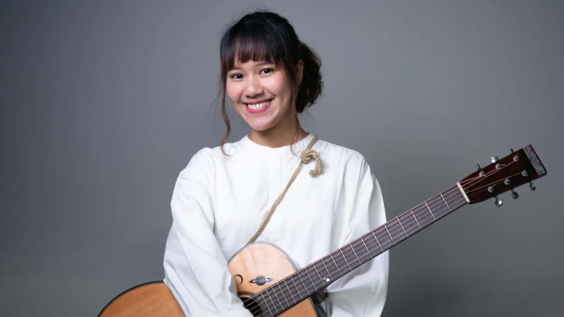 Earth Patravee Biography: Albums, Real Name, Height, Ethnicity, Parents, Instagram, Religion, Net Worth, Age