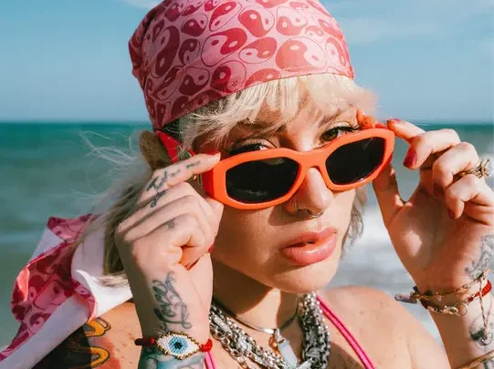 Leslie Shaw Biography: Height, Parents, Age, Net Worth, Husband, Songs, Albums, Movies