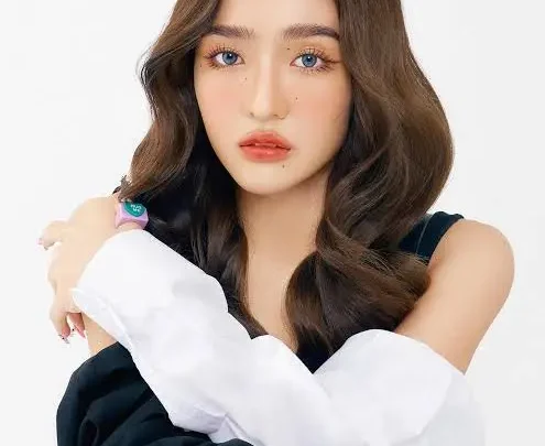 Jennis Oprasert Biography: Songs, Ethnicity, Age, Parents, Net Worth, Movies, Boyfriend, Instagram