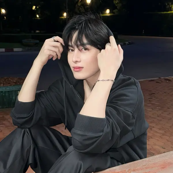 Pongsapak Oudompoch Bio: Girlfriend, Height, Net Worth, Age, Parents, Movies, Ethnicity, Religion