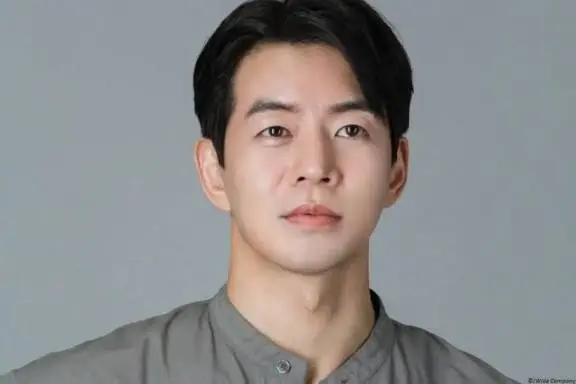Lee Sang-yoon Biography: Age, Movies & TV Shows, Wife, Height, Net Worth, Children, Parents, Siblings