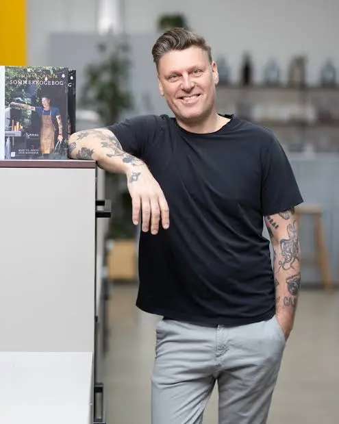 Timm Vladimir Biography: Net Worth, Chef, TV Shows, Age, Movies, Wife, Height, Children, Parents, YouTube