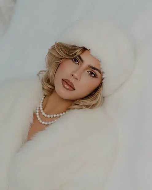 Alex Badilla Biography: Husband, Age, Net Worth, Songs, Career, Beauty Salons, Height, Sister