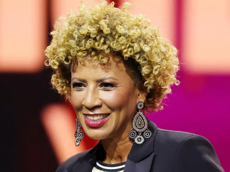 Arabella Kiesbauer Biography: Children, Net Worth, Age, Height, Ethnicity, Husband, Books, Awards, Movies