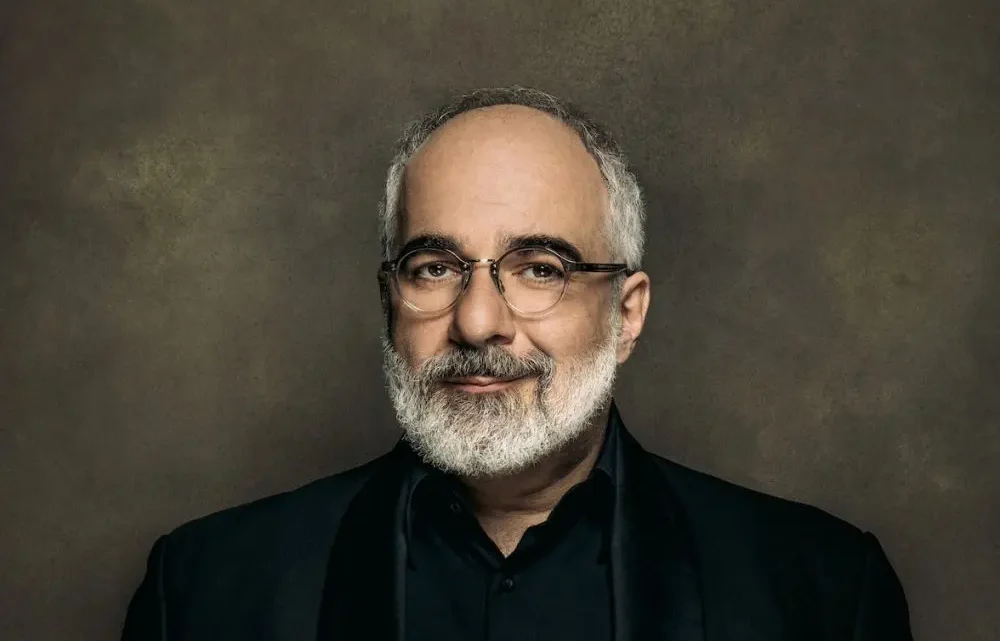 Michael Niavarani Biography: Wife, Age, Net Worth, Movies, Awards, Ethnicity, Books