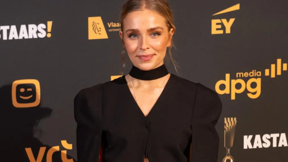 Julie Van den Steen Biography: Tv Shows, Age, Height, Ethnicity, Movies, Net Worth, Siblings, Husband, Awards
