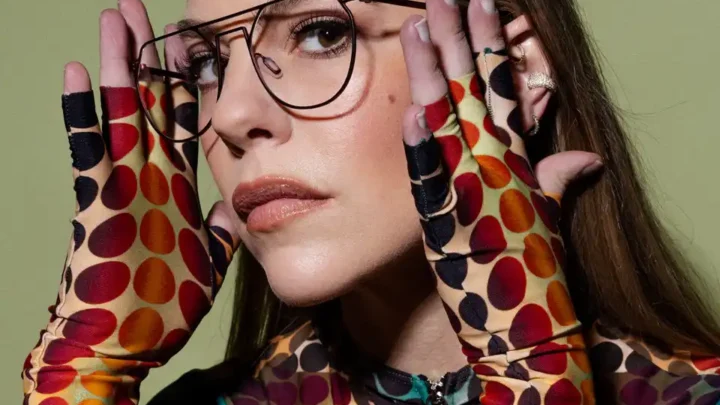 Eline De Munck Biography: Husband, Ethnicity, Movies, Net Worth, Age, Songs, Children, Height, Tv Shows