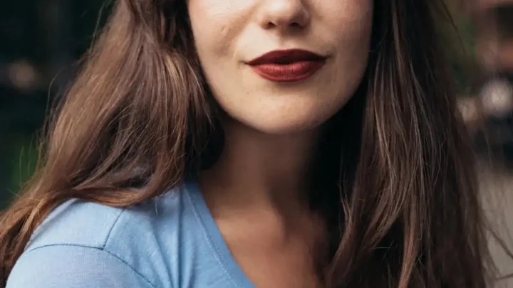 Lola Kirke Biography: Husband, Ethnicity, Movies, Net Worth, Age, Books, Height, Children, Awards