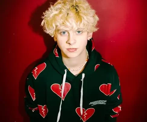 Noahfinnce Bio: Career, Age, Height, Parents, Net Worth, Songs, Siblings, Partner, YouTube