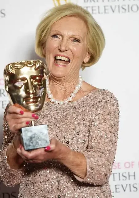 Mary Berry Biography: Husband, Books, Age, Height, Tv Shows, Ethnicity, Children