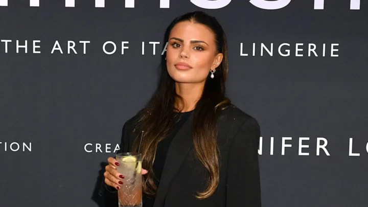 Issy Francis-Baum Biography: Net Worth, Parents, Age, Height, Career, Boyfriend, Ethnicity