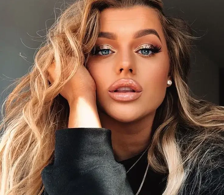 Rach Leary Bio: Height, Age, Parents, Net Worth, Career, Siblings, Podcast, YouTube, Husband