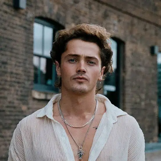 Henry Rowley Bio: Career, Parents, Age, Height, Net Worth, Girlfriend, Siblings, Movies, TV Shows