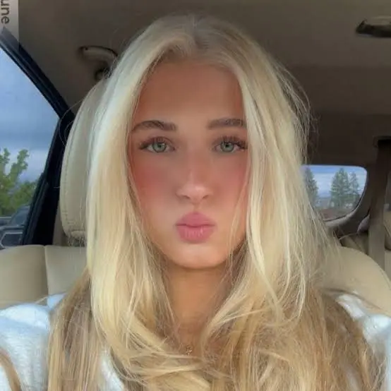 Ellie Barker Biography: Age, Height, Net Worth, TikTok, Nationality, Parents, Career, Boyfriend