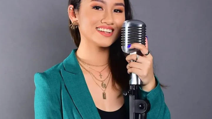 Claudine Co Biography: Ethnicity, Instagram, Songs, Net Worth, Parents, Awards, Age