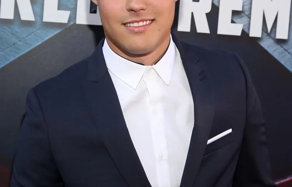 Jorge Blanco Biography: Movies, Girlfriend, Height, Albums, Parents, Age, Net Worth, Awards