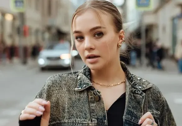 Sofya Plotnikova Bio: Career, Age, Height, Parents, Net Worth, Boyfriend, Songs, Movies, Instagram