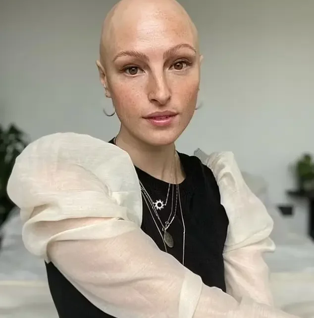 Amber Jean Rowan Bio: Husband, Parents, Age, Height, Career, Net Worth, Brand