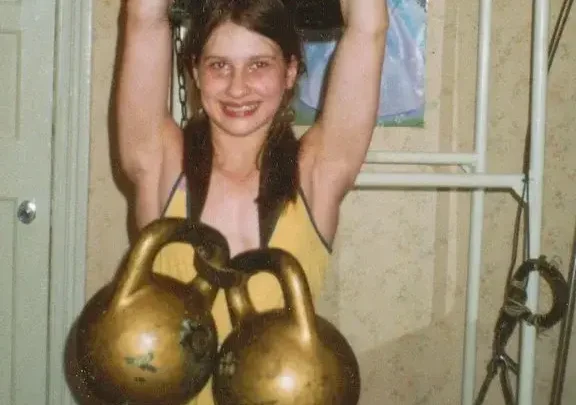 Varya Akulova Bio: Net Worth, Age, Circus Career, Parents, Guinness Records, Height, Husband