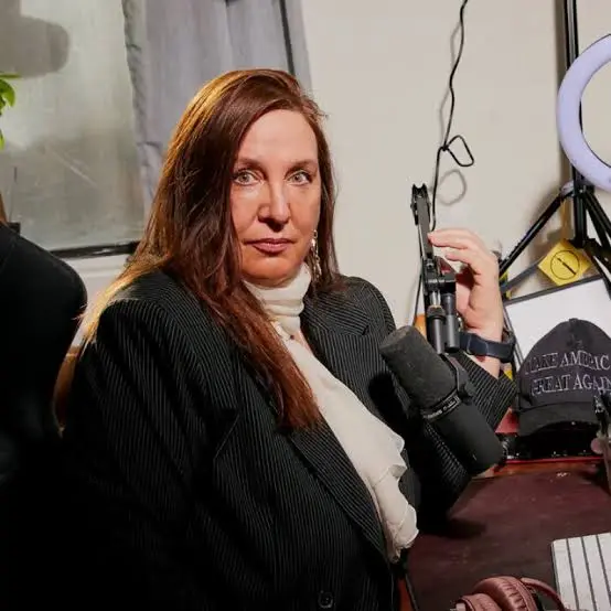 Sasha Stone Bio: Age, Awards Daily, Net Worth, Daughter, Substack, Podcast, Height, Husband