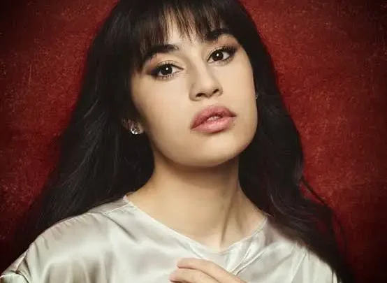 Diana Ankudinova Bio: Age, Net Worth, Vocal Range, Parents, Height, YouTube, Songs, Boyfriend