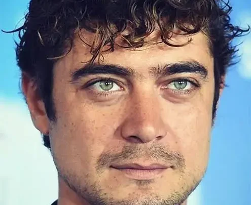 Riccardo Scamarcio Biography: Girlfriend, Age, Daughter, Parents, Height, Net Worth, Movies & TV Shows, Facebook